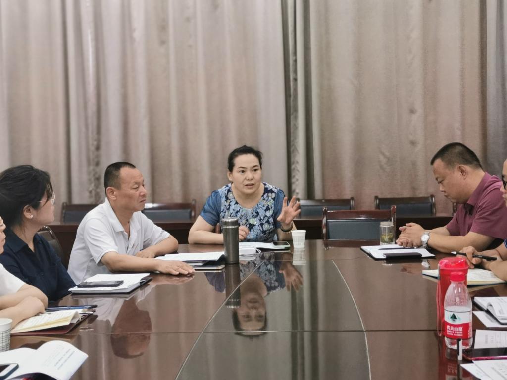 马克思主义学院院长陈红梅部署工作