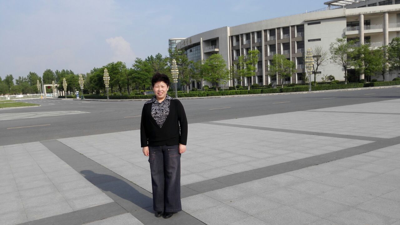 康亚红 马克思主义学院概论课教研室主任 教授